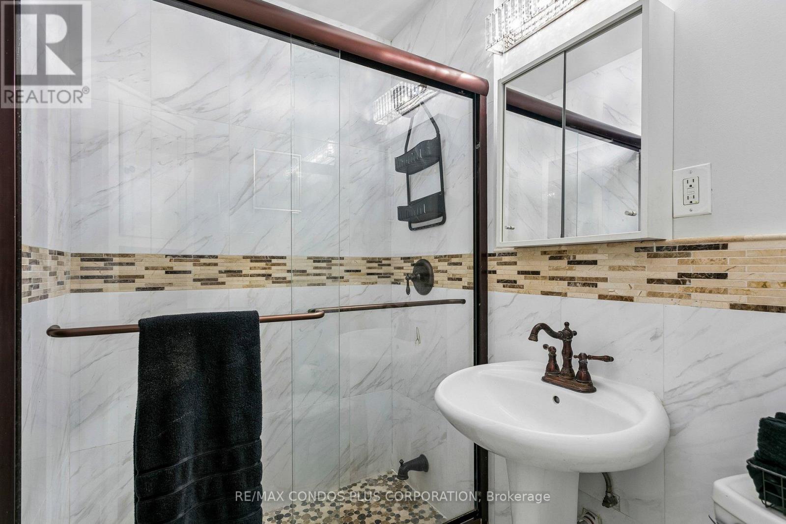 #101 185 STEPHEN DRIVE - Image 35