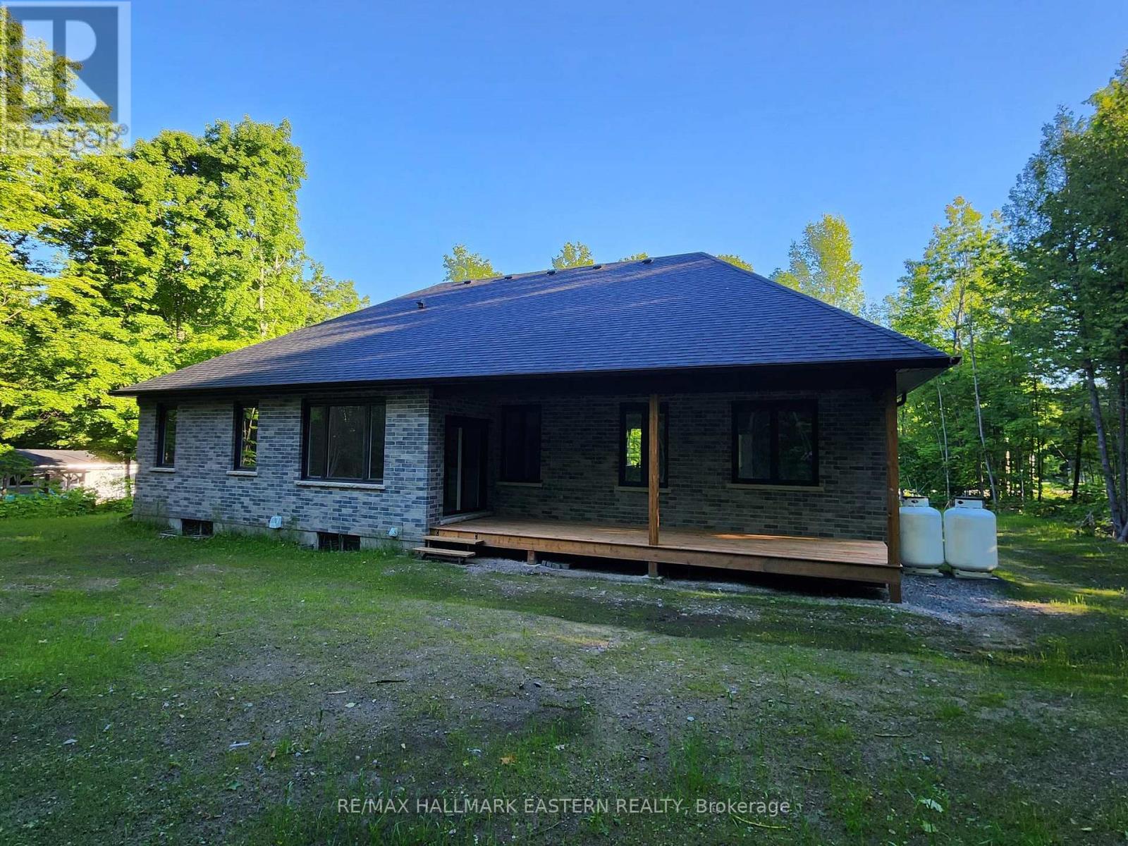 11 MAPLEWOOD COURT - 33