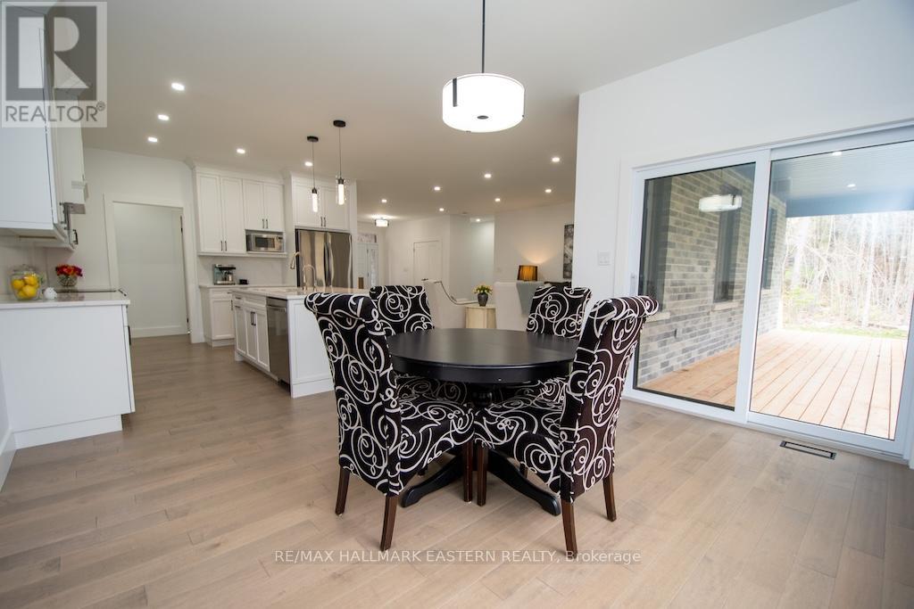 11A MAPLEWOOD COURT - 17
