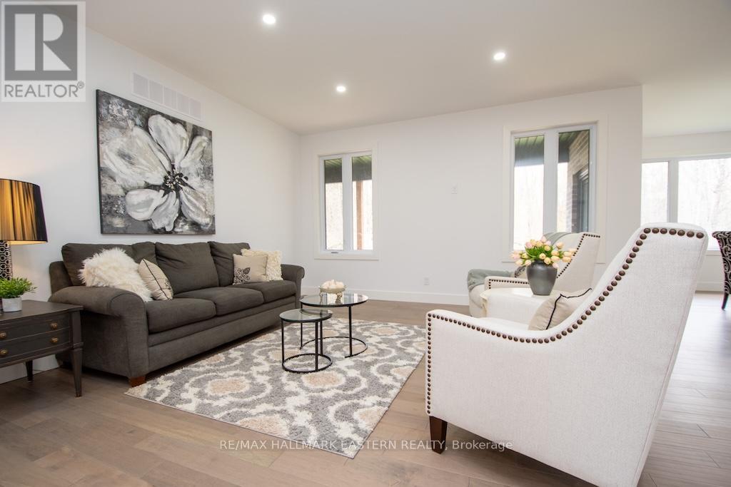 11A MAPLEWOOD COURT - 9