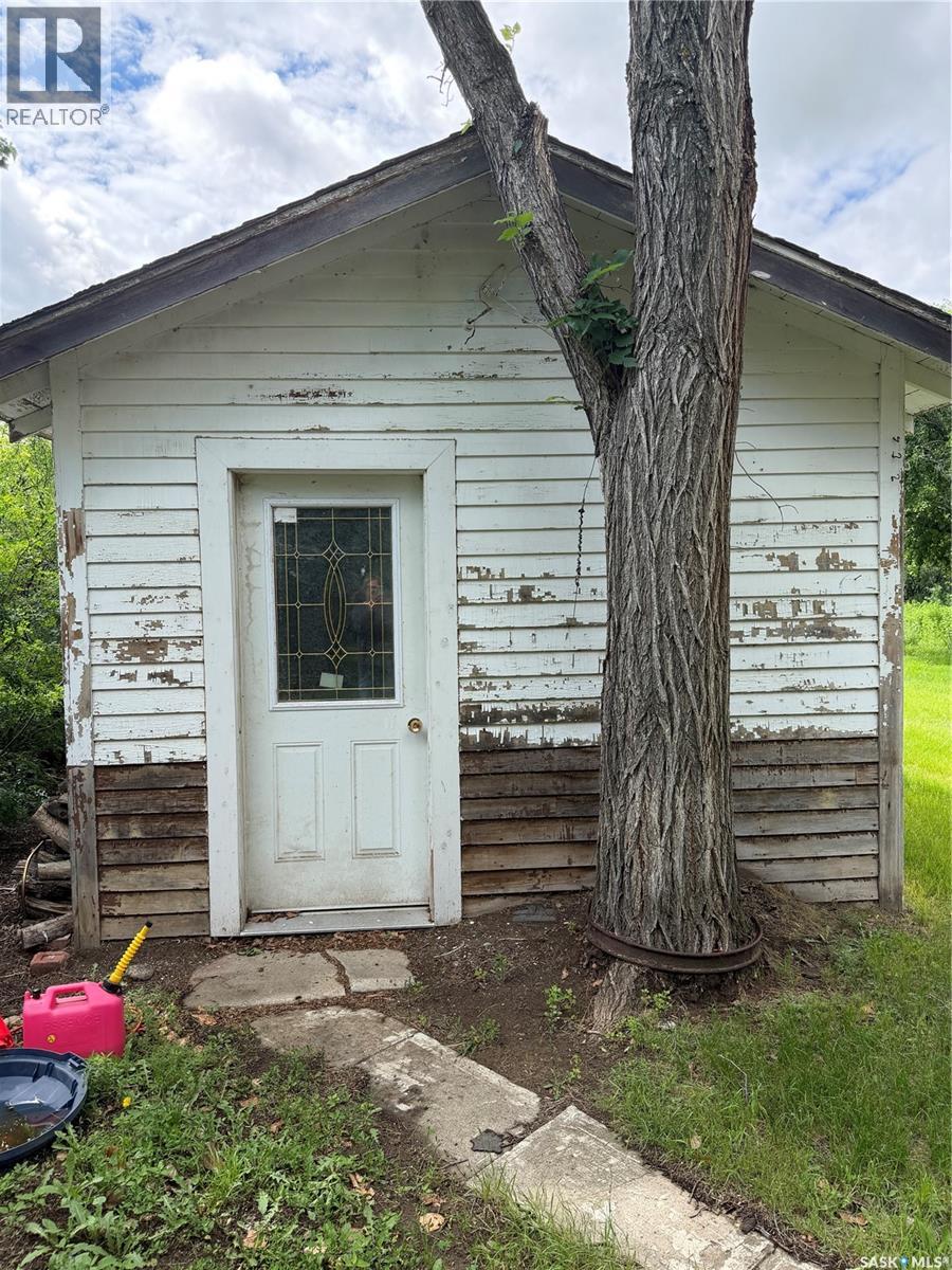 122 Farm AVENUE — photo 15