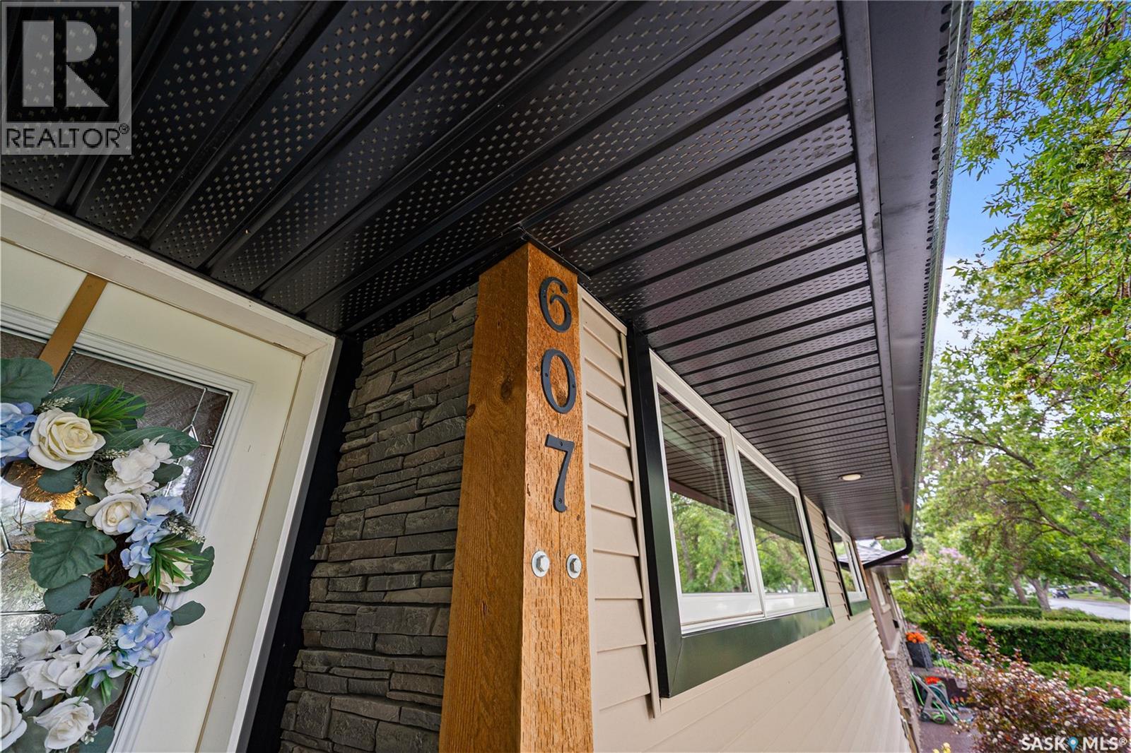 607 E 18th AVENUE - photo 4