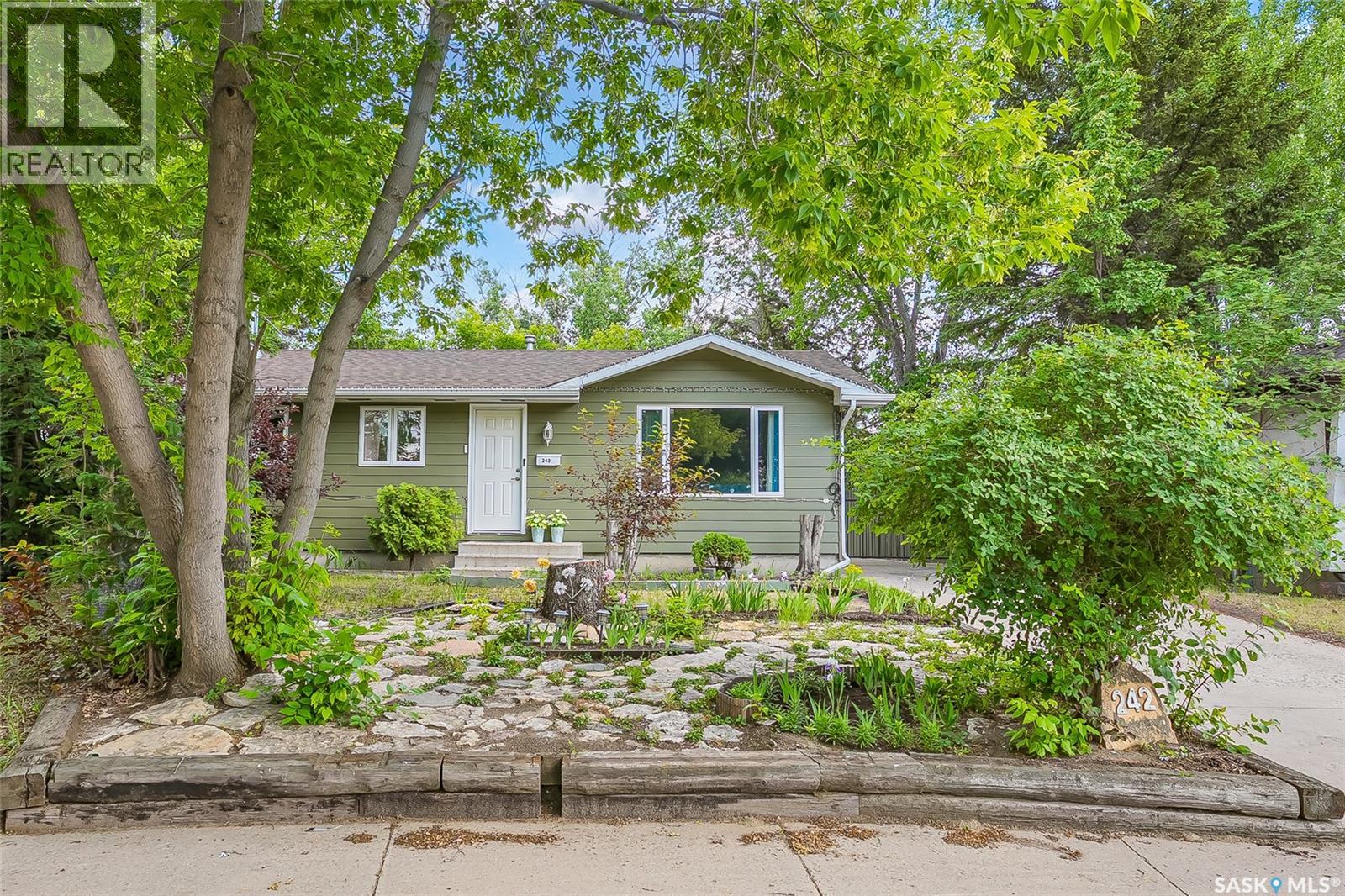 242 Haviland CRESCENT - 1