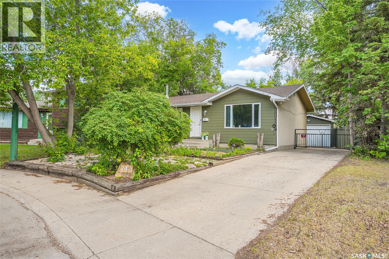 242 Haviland CRESCENT - 2