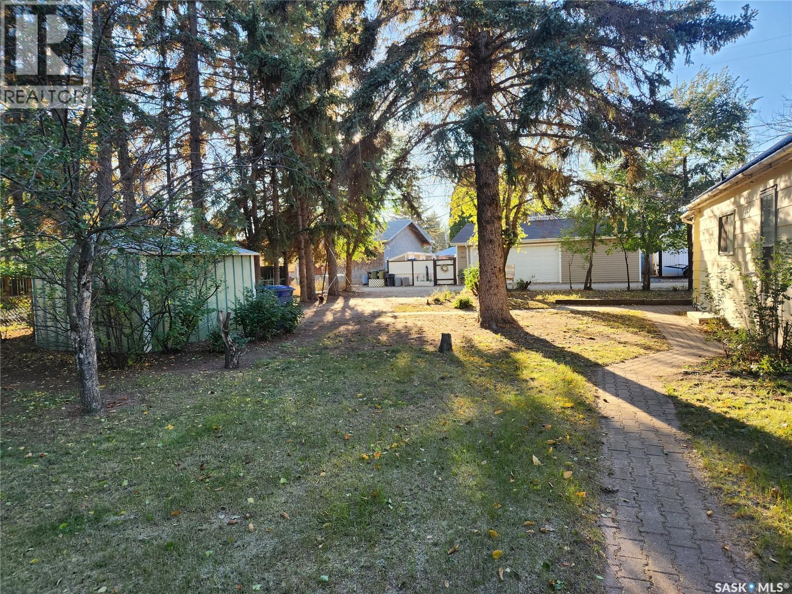 308 Pangman STREET - 2