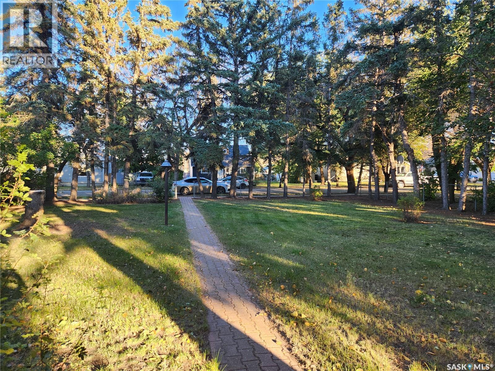 308 Pangman STREET - 3