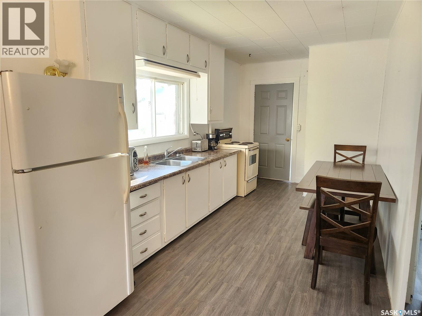 308 Pangman STREET - 5