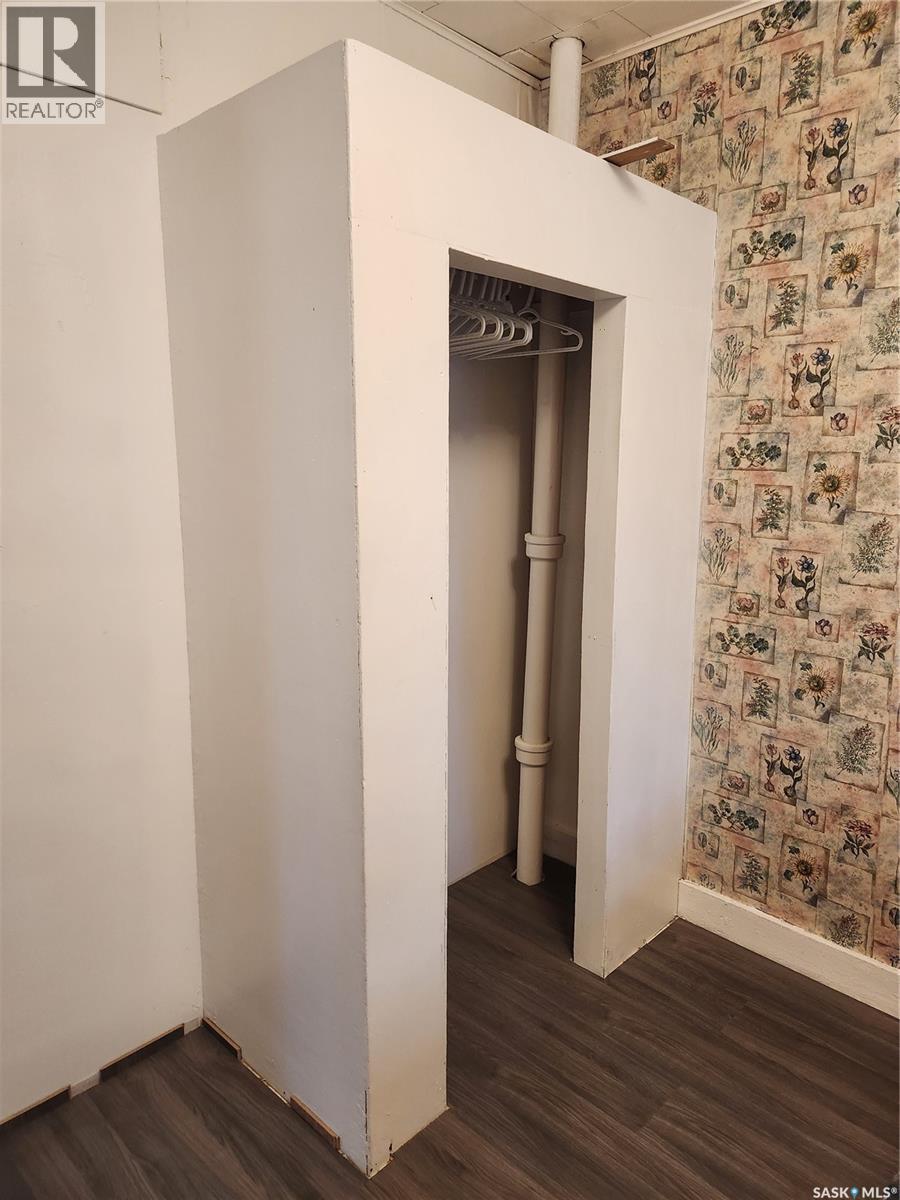 308 Pangman STREET - 8