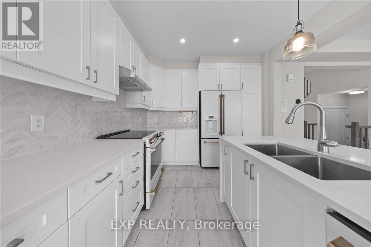 3 Bed, 3 Bath House for Sale in Ottawa – 199 YEARLING CIRCLE, Ottawa – MLS# X13490496 - Image 16