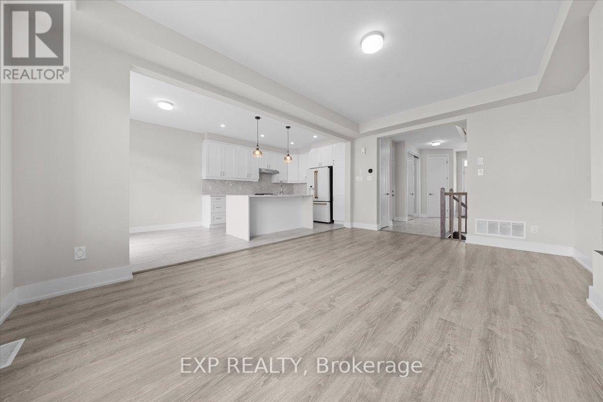 3 Bed, 3 Bath House for Sale in Ottawa – 199 YEARLING CIRCLE, Ottawa – MLS# X13490496 - Image 9