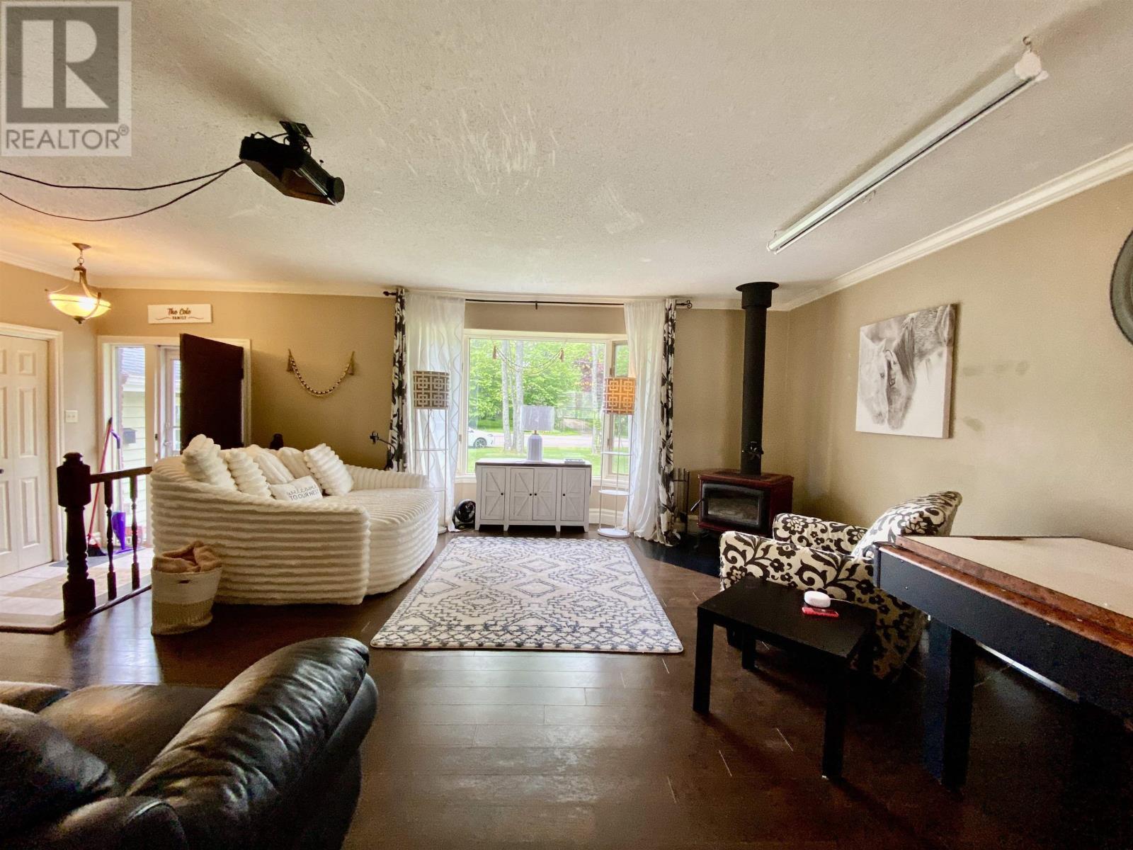 108 Newson Court - 6