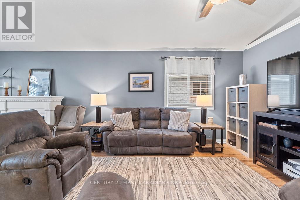 17 COTTONWOOD DRIVE - 11