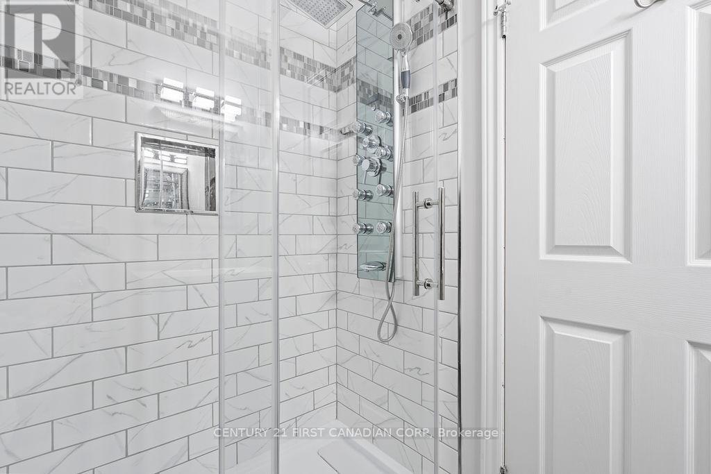 17 COTTONWOOD DRIVE - 25