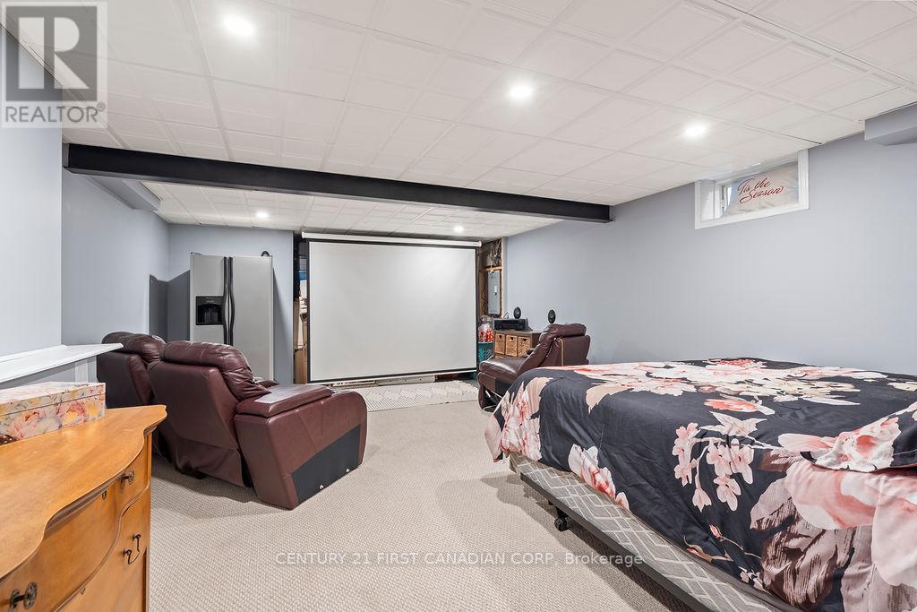 17 COTTONWOOD DRIVE - 38
