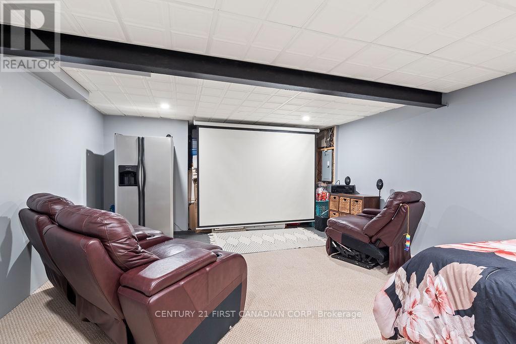 17 COTTONWOOD DRIVE - 40
