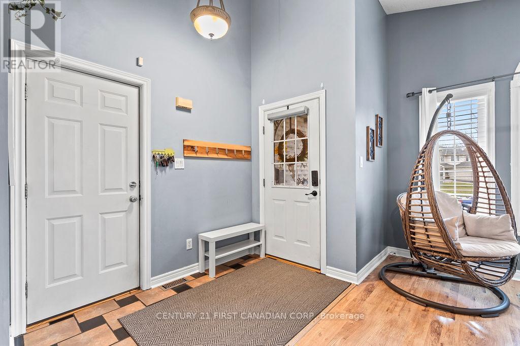 17 COTTONWOOD DRIVE - 6