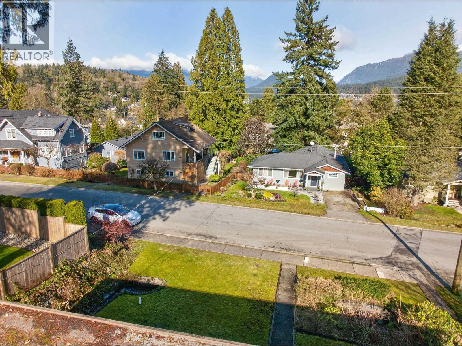 2217 ST GEORGE STREET, Port Moody