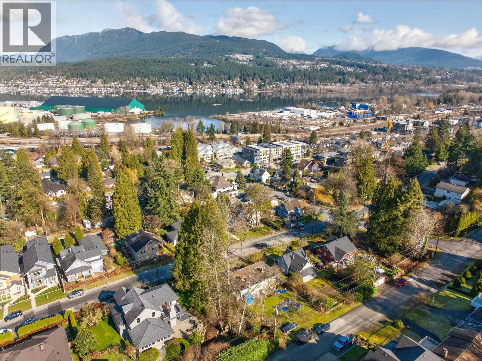2217 ST GEORGE STREET, Port Moody