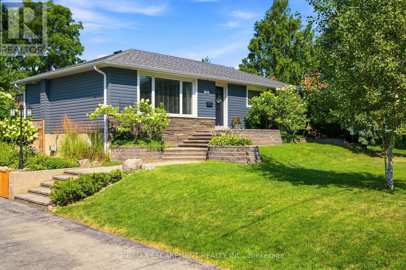 31 ALGONQUIN AVENUE - 3