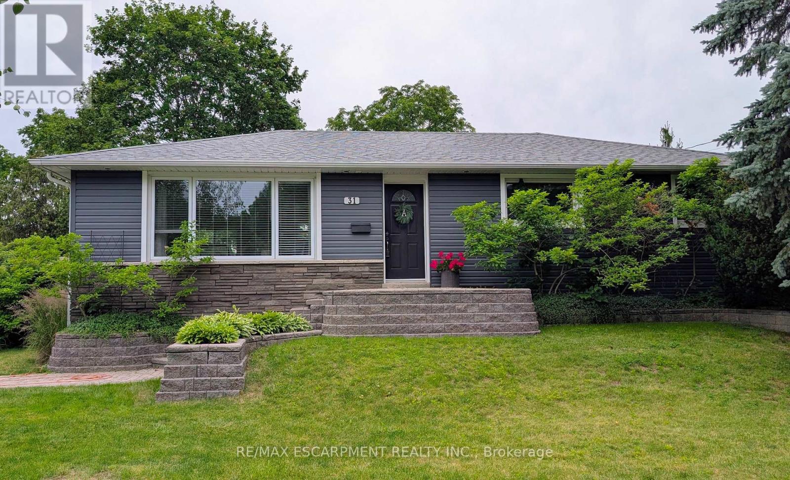 31 ALGONQUIN AVENUE - 1
