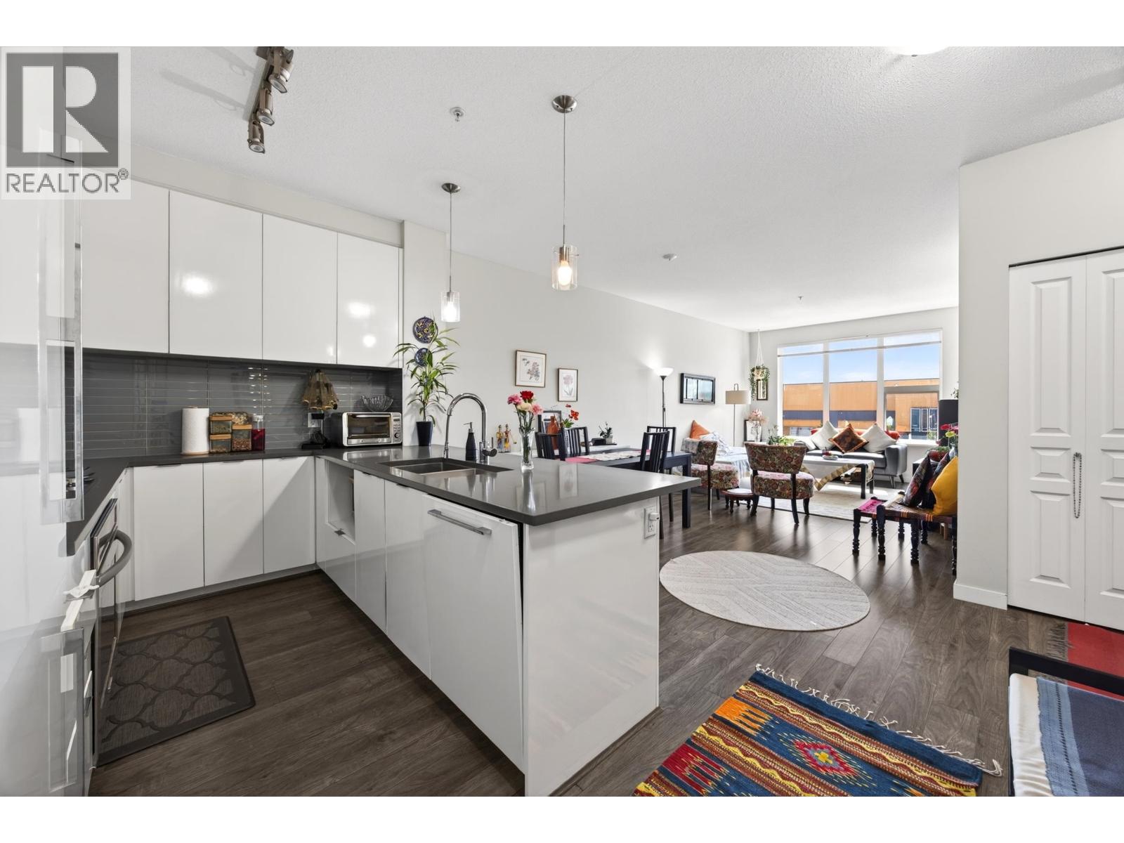 427 9311 Alexandra Road, Richmond BC