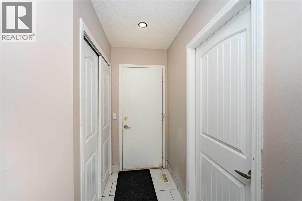 4 Del Ray Crescent NE - 18