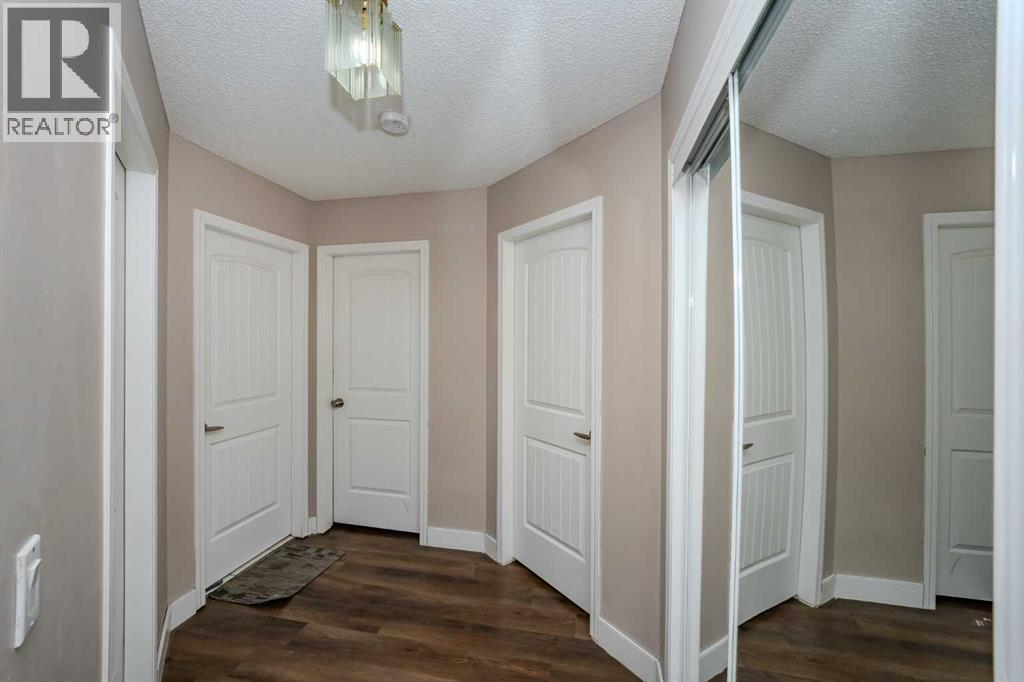 4 Del Ray Crescent NE - 22
