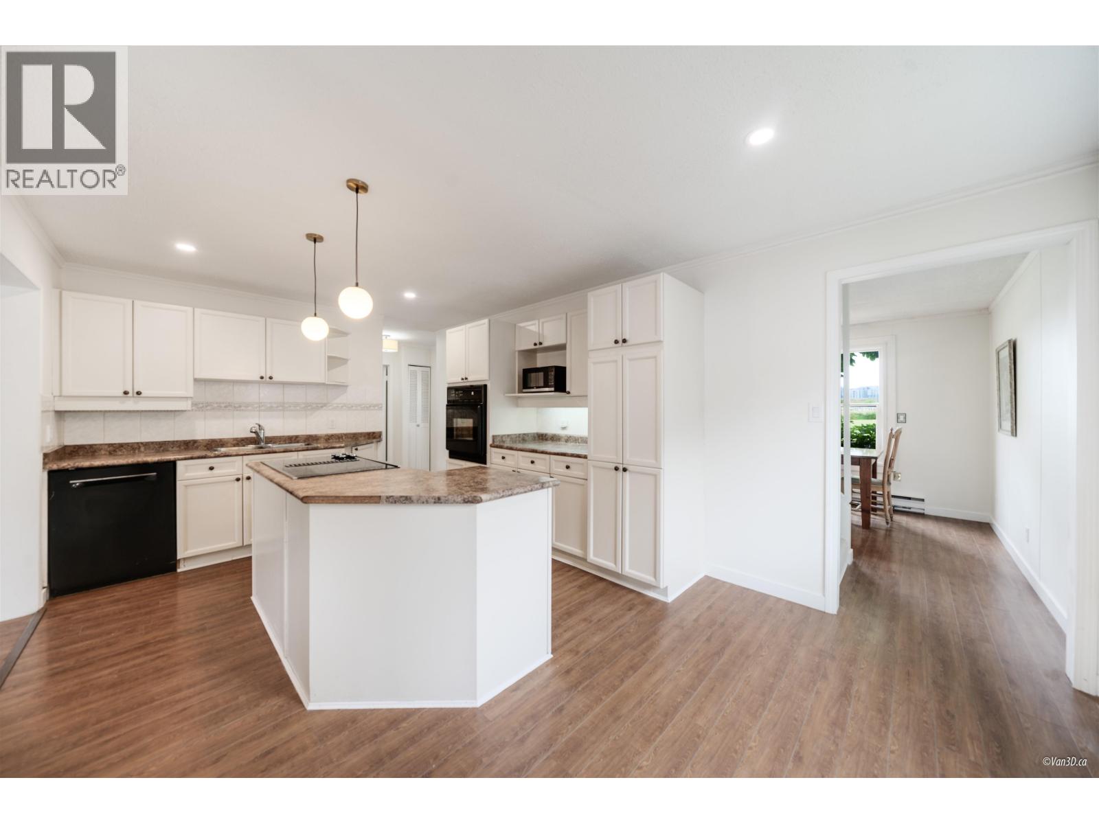 51 CATALINA Crescent, Richmond