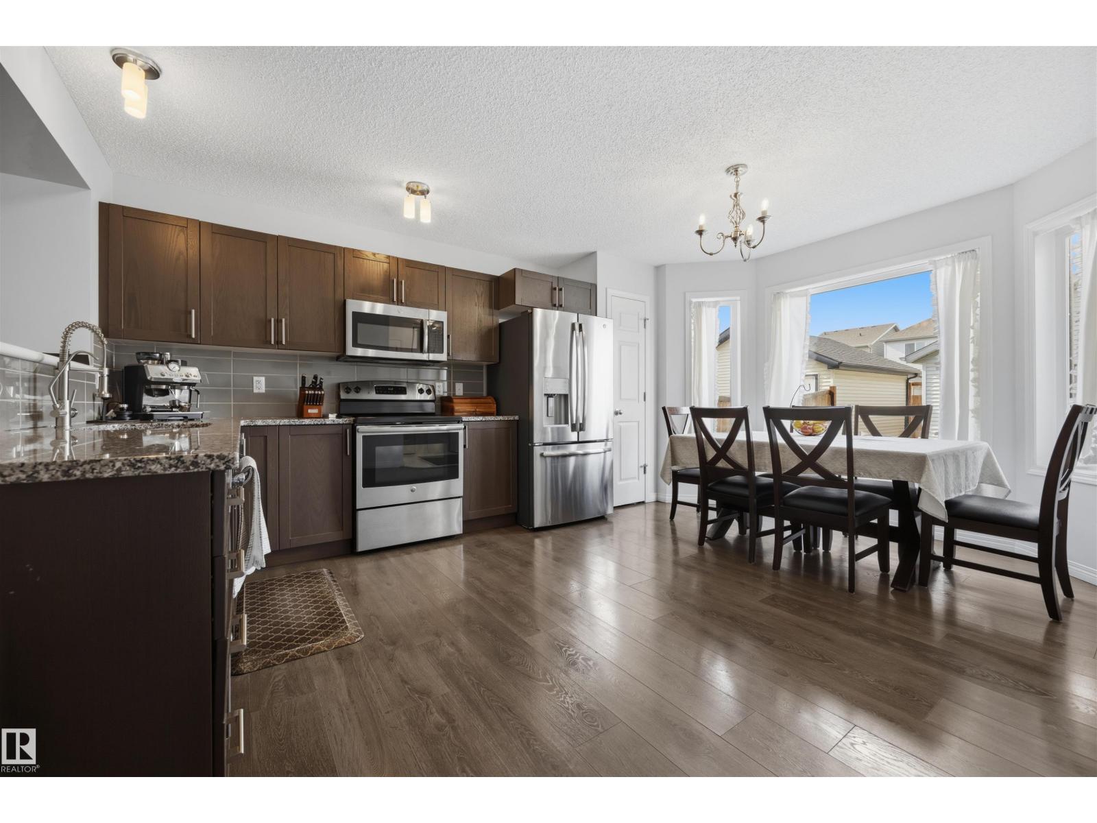 818 EAGLESON LINK NW - 18