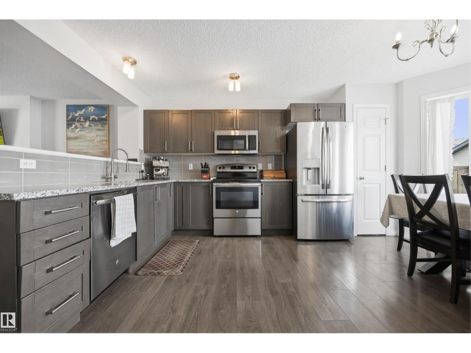 818 EAGLESON LINK NW - 19