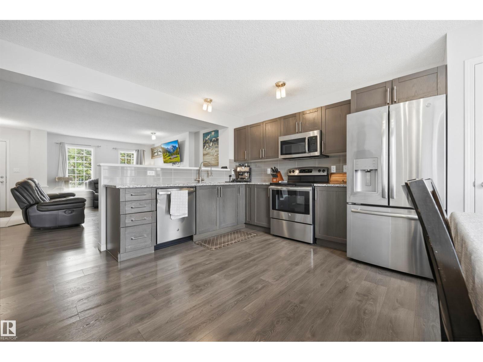 818 EAGLESON LINK NW - 20