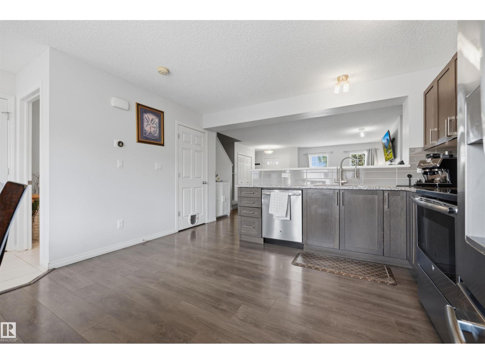 818 EAGLESON LINK NW - 21