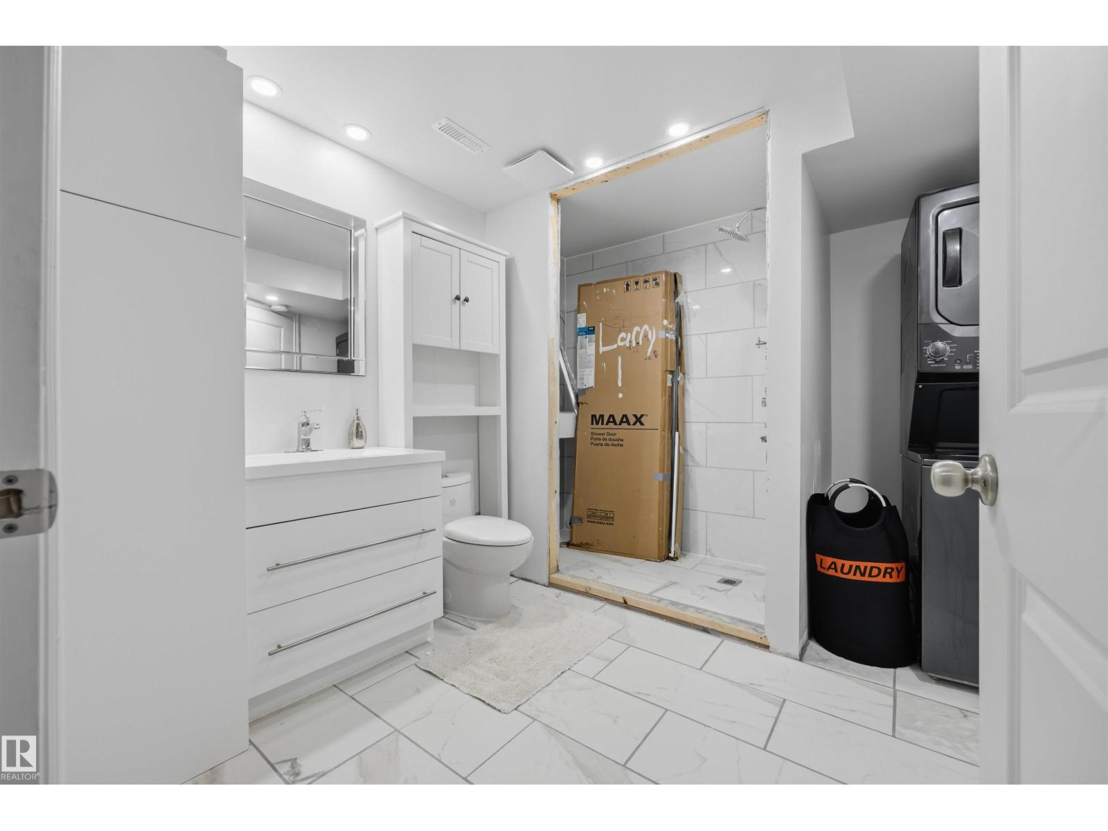 818 EAGLESON LINK NW - 41