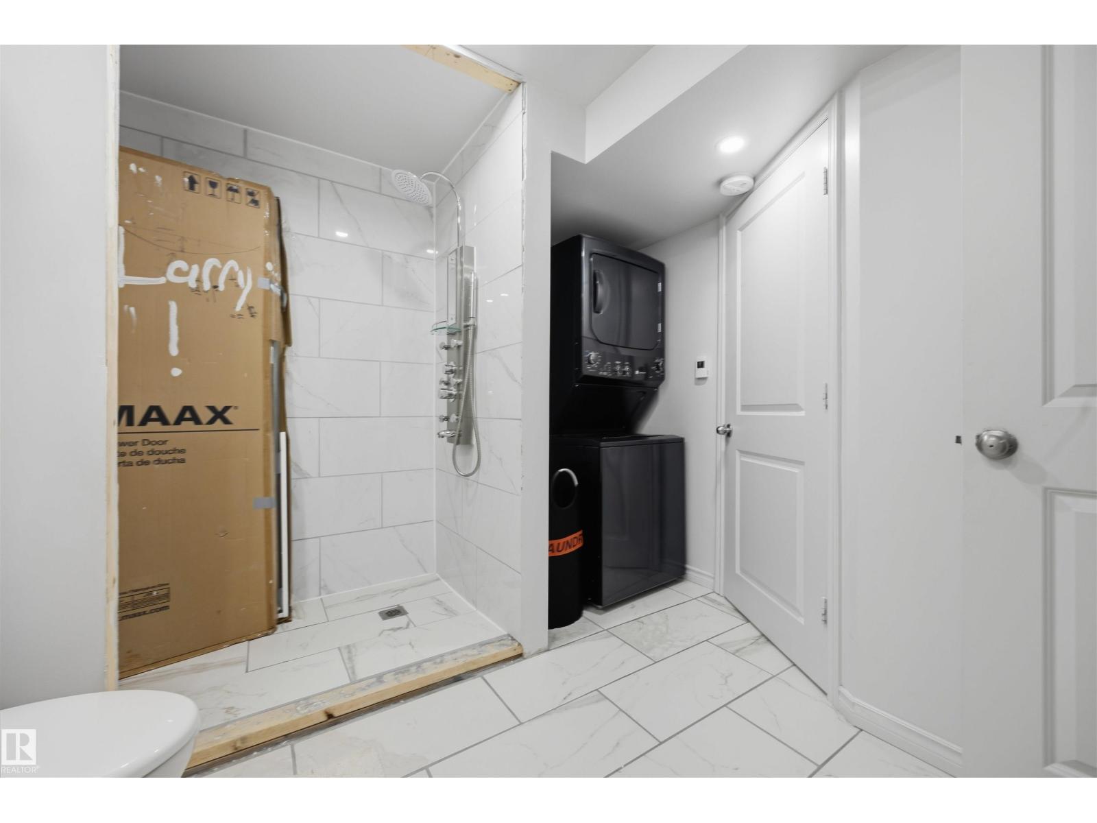 818 EAGLESON LINK NW - 42