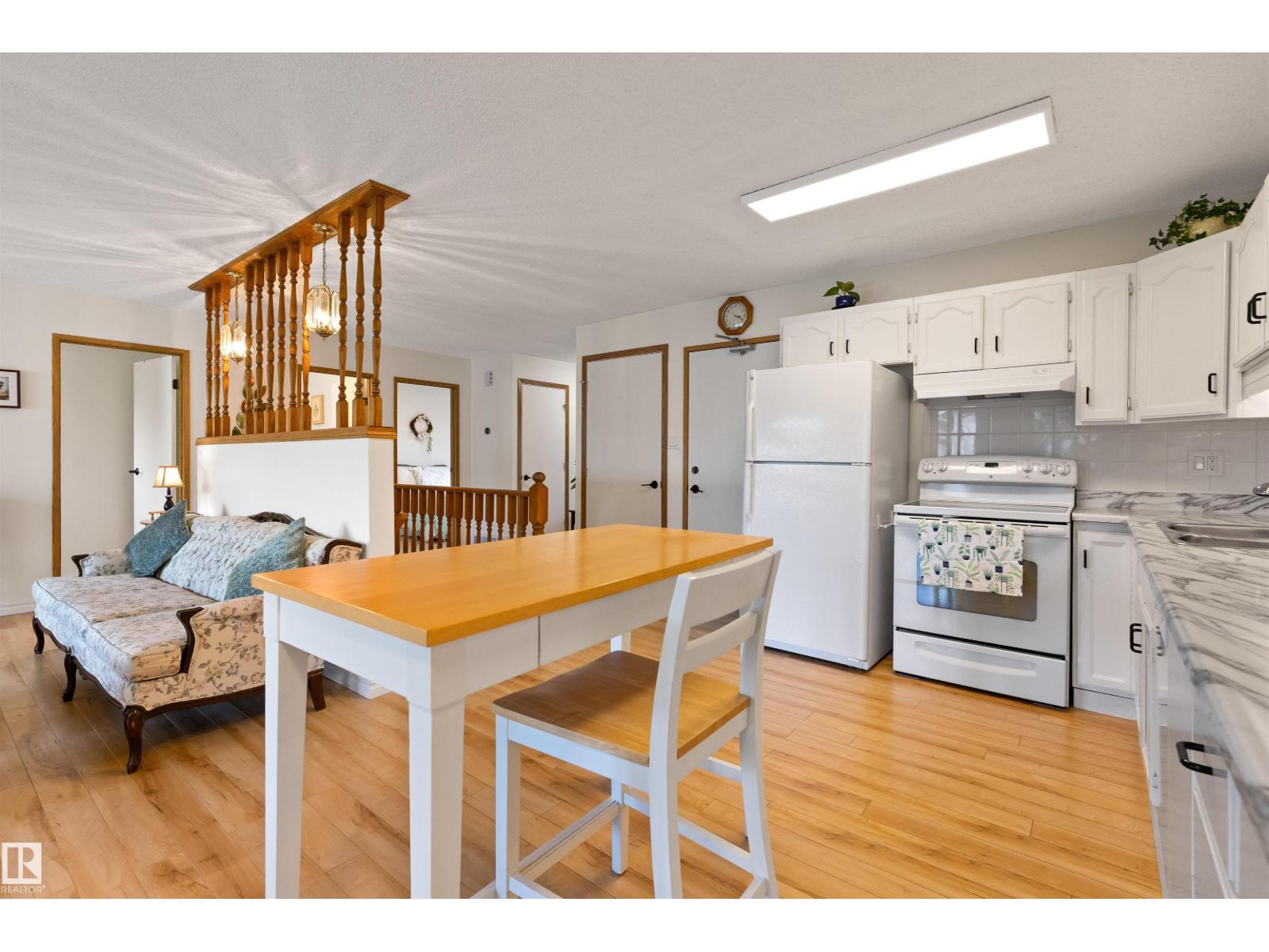 10642 153 AV NW - 12
