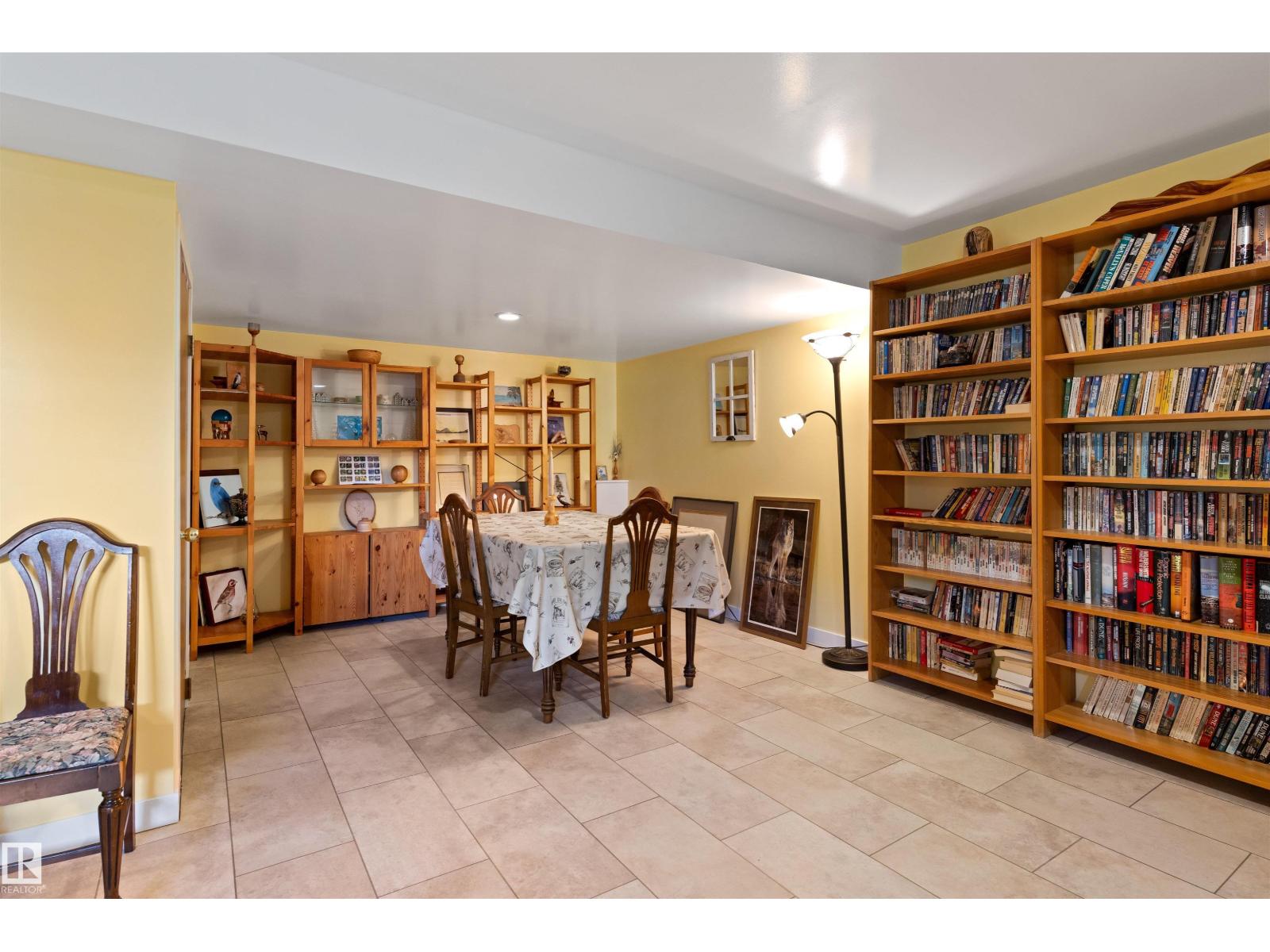 10642 153 AV NW - 23