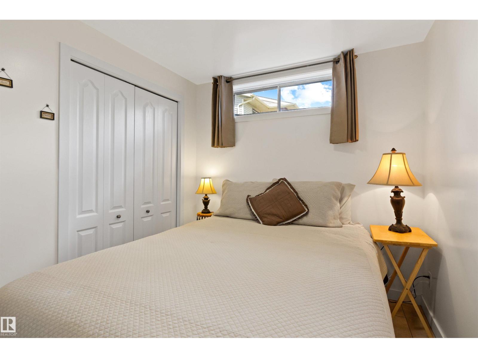 10642 153 AV NW - 26