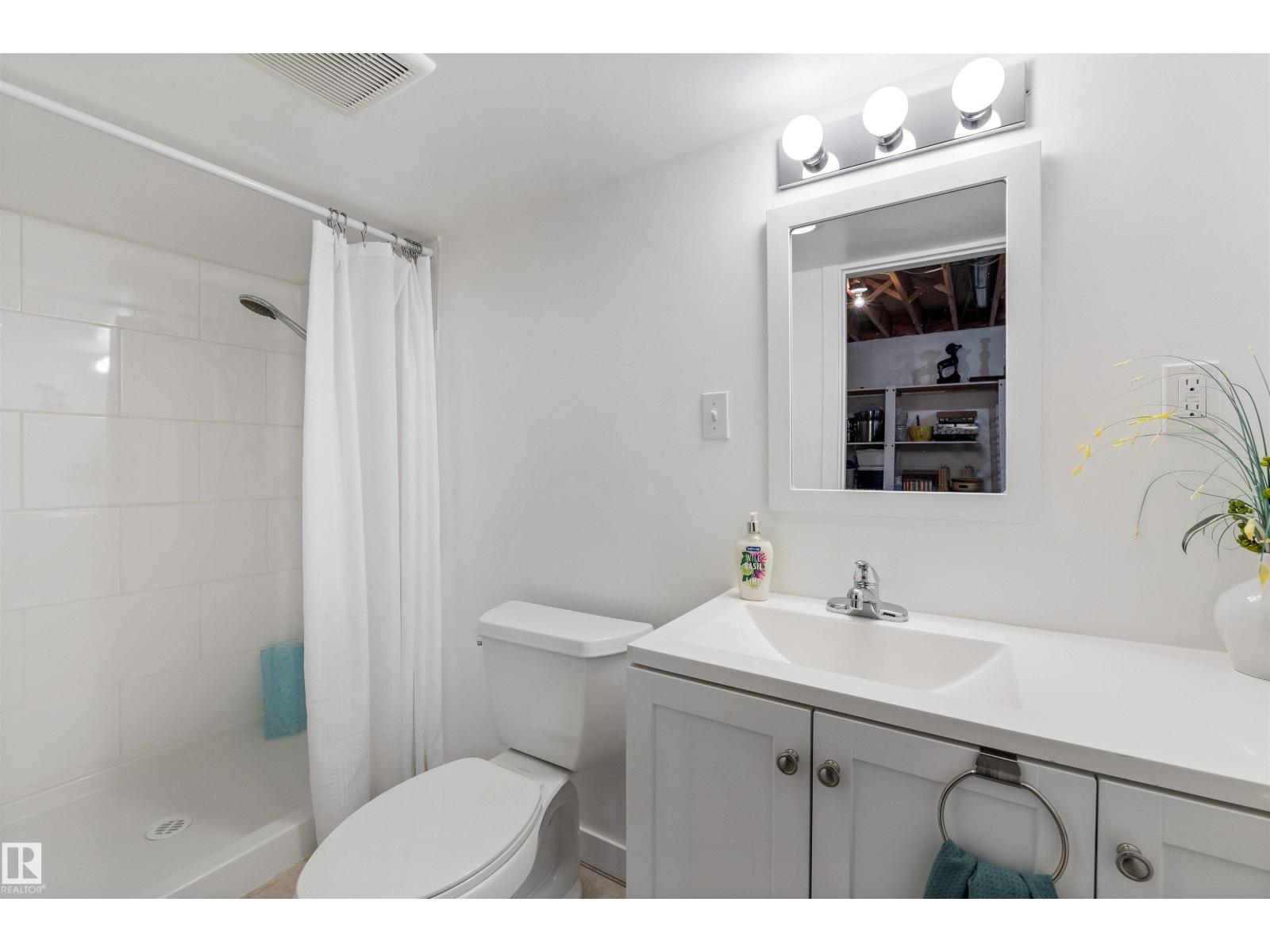 10642 153 AV NW - 30