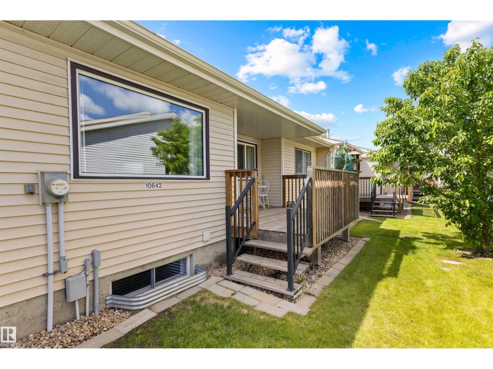 10642 153 AV NW - 32