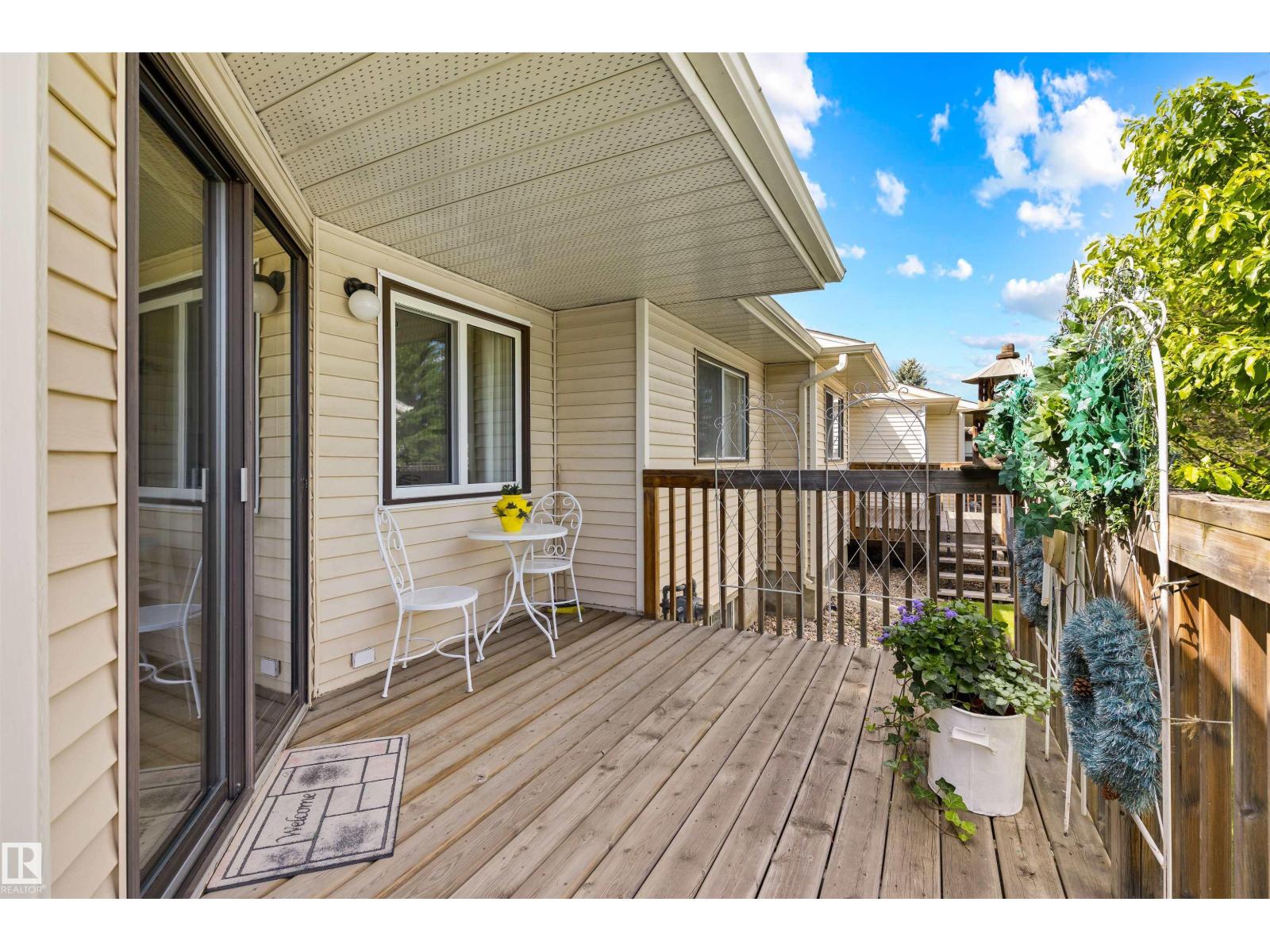 10642 153 AV NW - 33