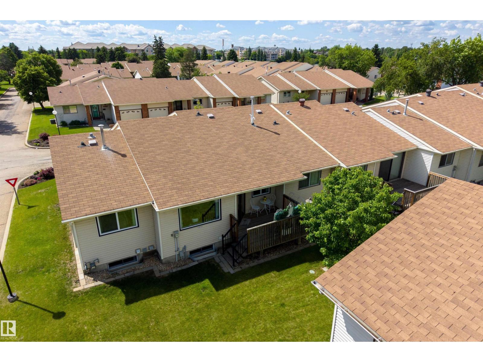 10642 153 AV NW - 38