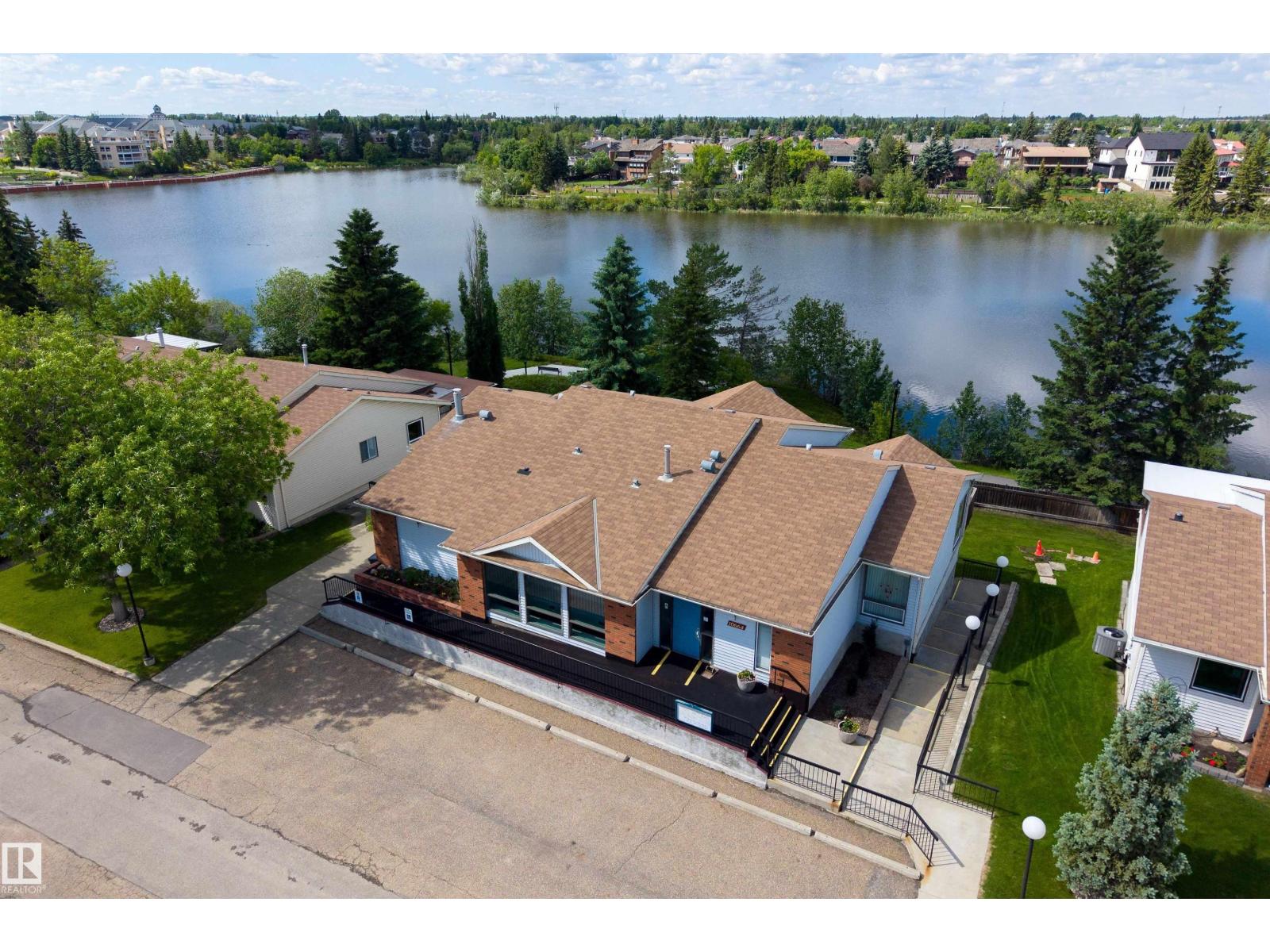 10642 153 AV NW - 45