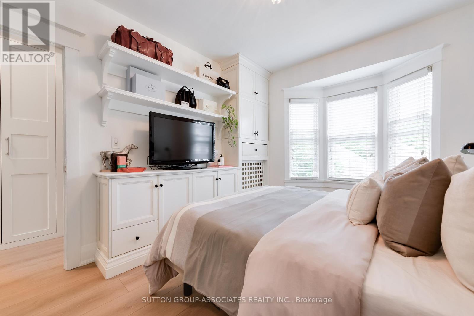 270 ROBINA AVENUE - 21