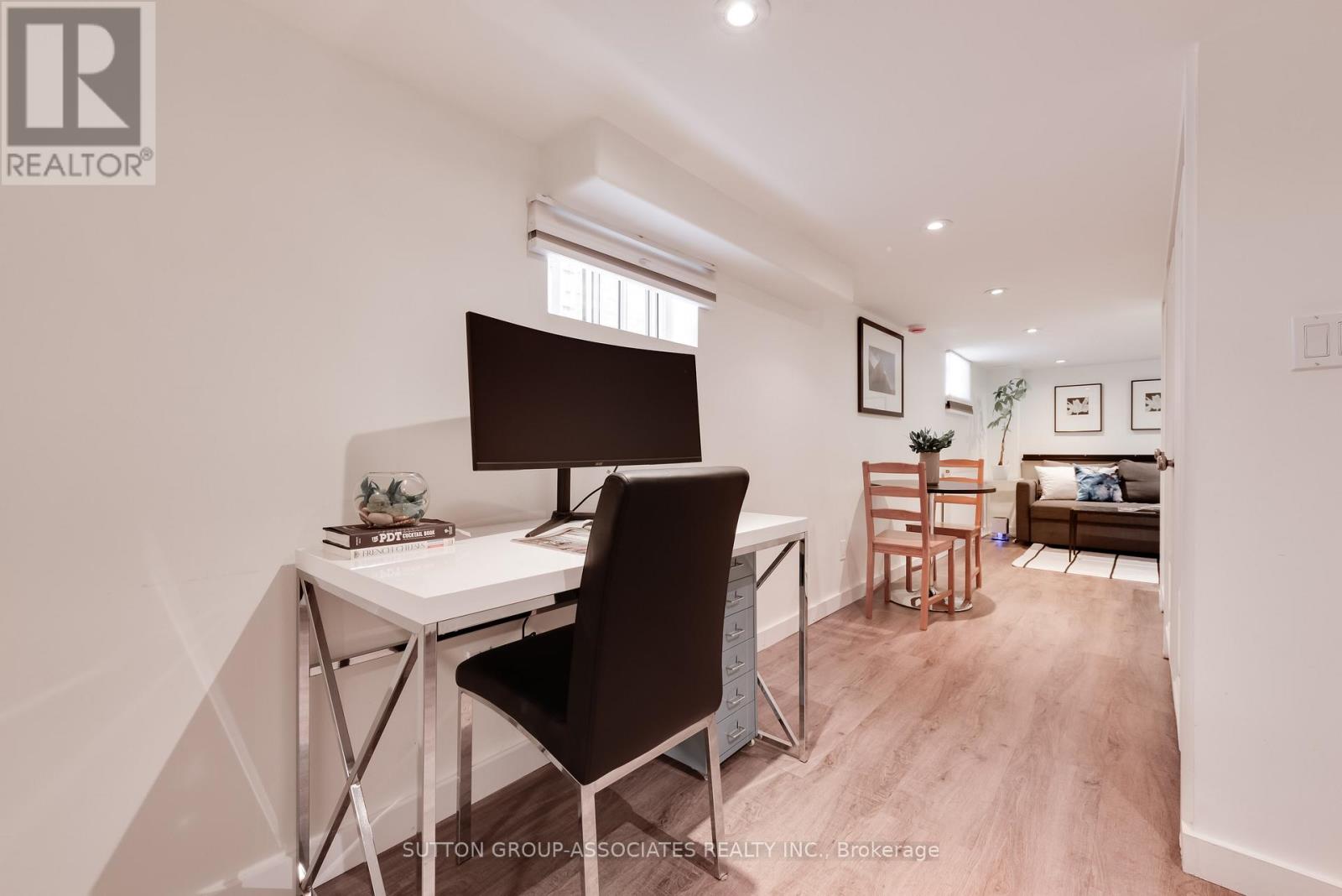 270 ROBINA AVENUE - 28