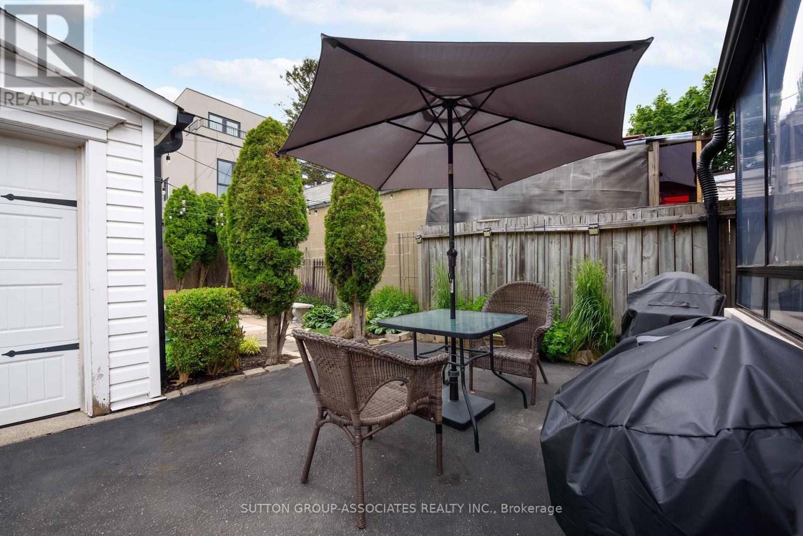 270 ROBINA AVENUE - 34