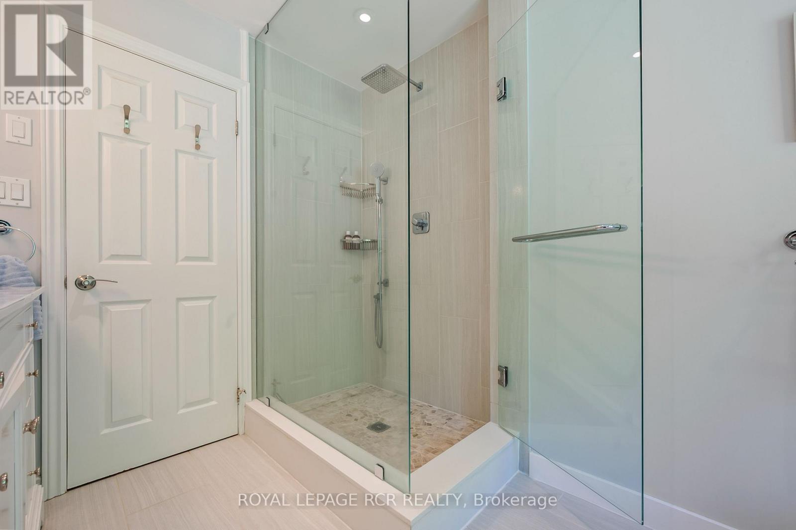 426079 25 SIDE ROAD - 20