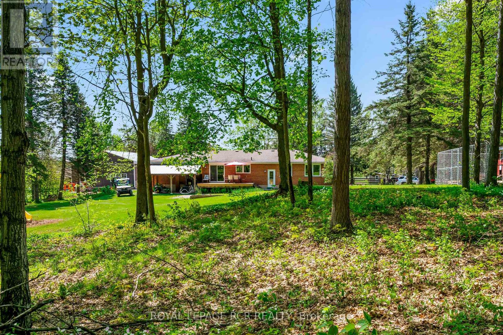 426079 25 SIDE ROAD - 30