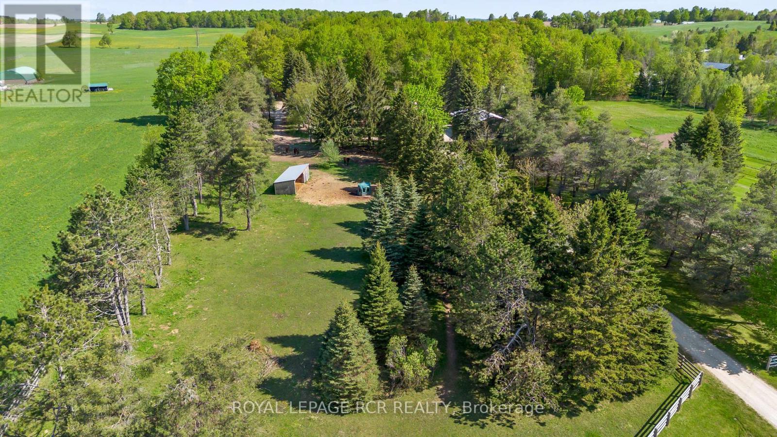 426079 25 SIDE ROAD - 39