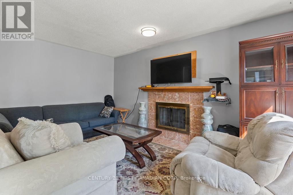 106 PINE VALLEY DRIVE - 17