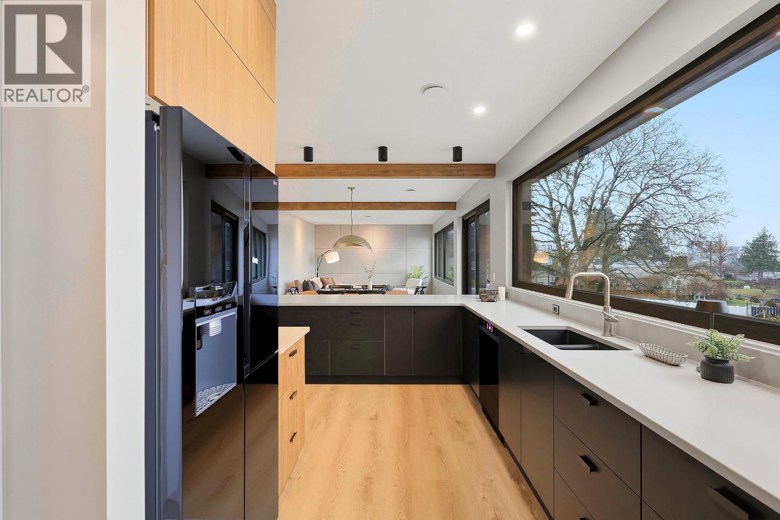 614 COWAN Street - 17